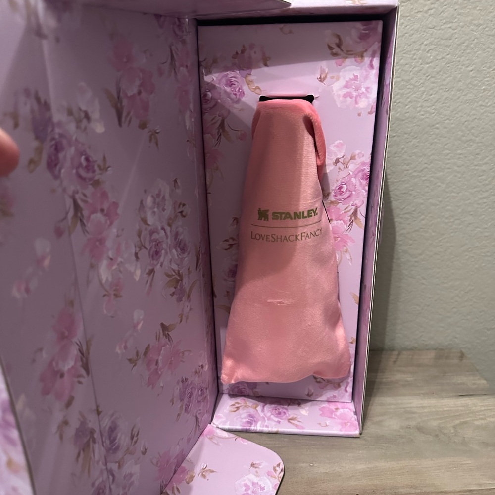 NEW! Stanley LoveShackFancy 12oz Slim Bottle - Picture 6 of 7